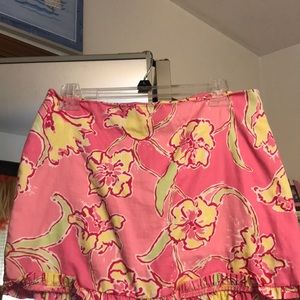 Like new! Perfect summer time Lilly skirt (:
